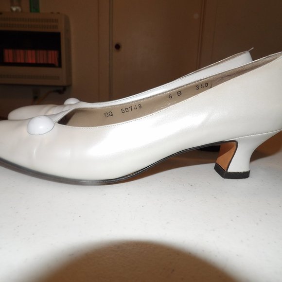 Salvatore Ferragamo Shoes - Salvatore Ferragamo White Patent Leather Block Kitten Heel Pumps Sz 8B